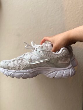 Nike White Mesh and Synthetic Running Sneakers